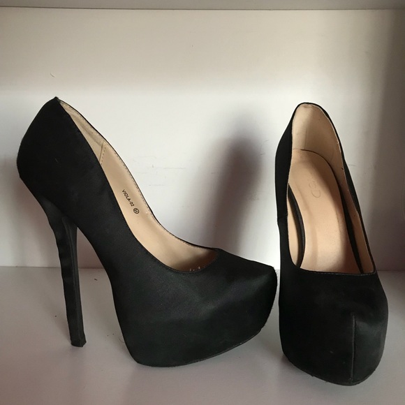 plain black heel